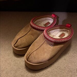 UGG Tasman Brown Suede Slippers with Red Accents Great condition size 8